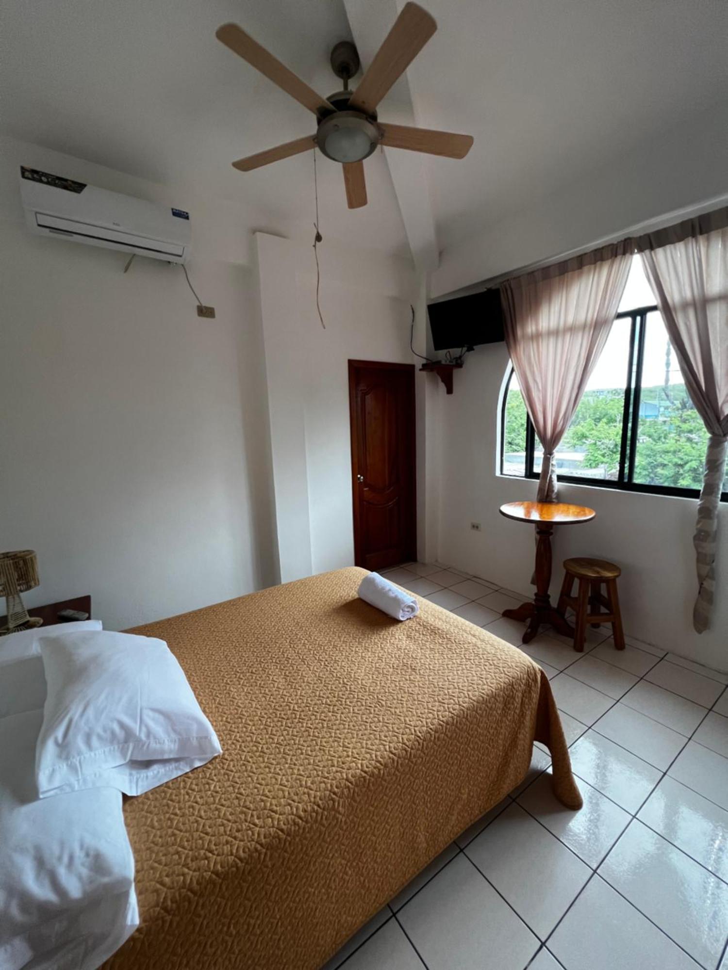 Casa De Nelly Hotell Puerto Baquerizo Moreno Eksteriør bilde